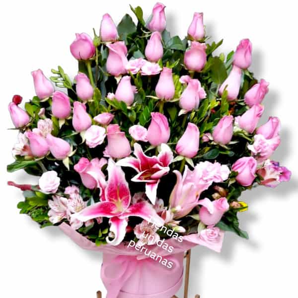 Box Sombrera gigante de 30 rosas y liliums  - Cod:ENL15