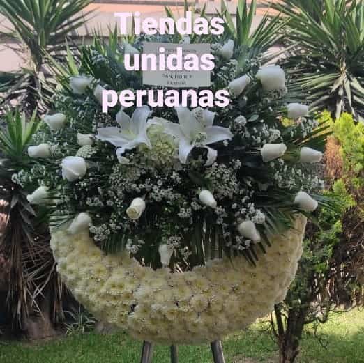 Corona Funebre con Rosas 2.4 metros - Whatsapp: 980-660044