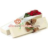 Arreglos de Flores | Caja con Rosas Importadas | Florerias en Lima - Cod:VAT09